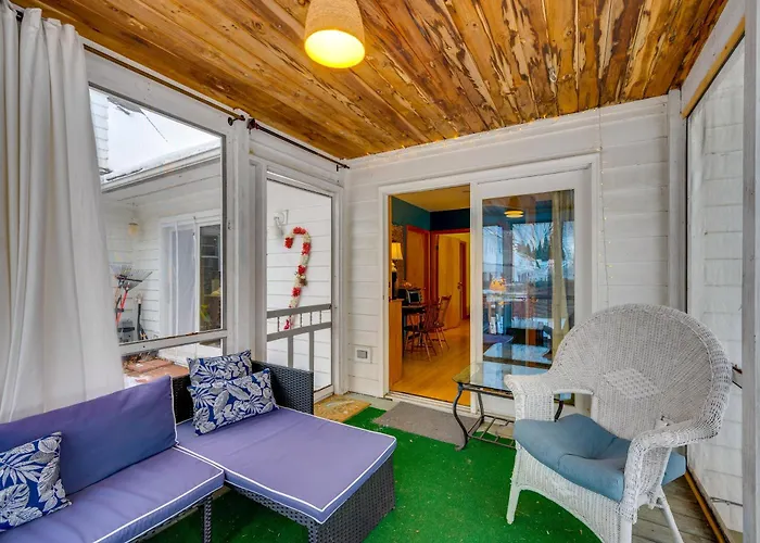 2 Mi To Main Street! Cozy Burlington Guest Suite