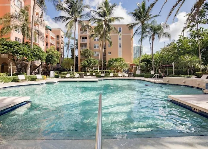 Cozy Condo At The Yacht Club Aventura 2203