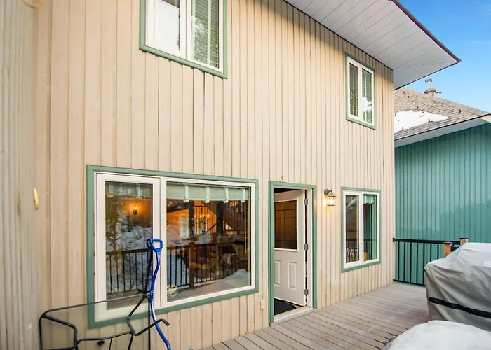 3Br Oasis Private Hot Tub And Sauna Walk To Ski Hill