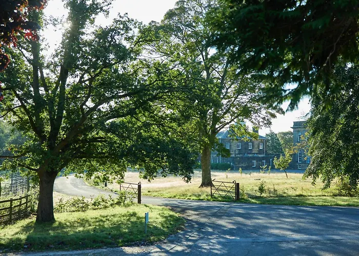 The Coach House Lodges At Denton Reserve