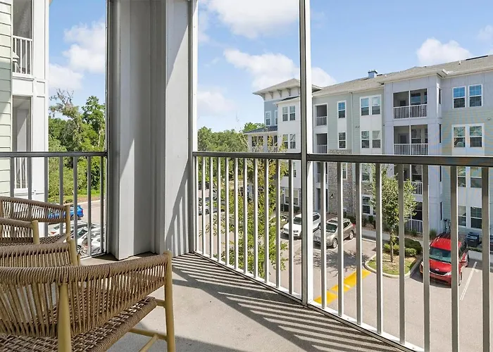 Landing Modern 2Bd Gym Clubhouse
