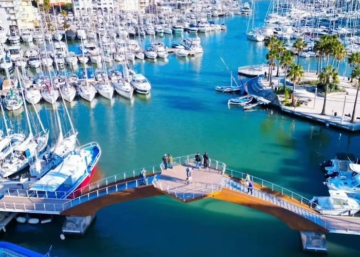 Magnifique Appartement A 300M Des Plages A Port Frejus