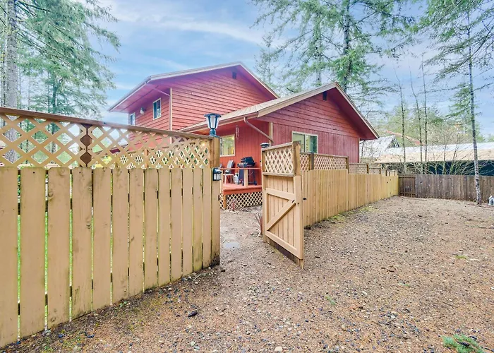 Cute Hoodsport Cottage Close To Lake Kokanee!