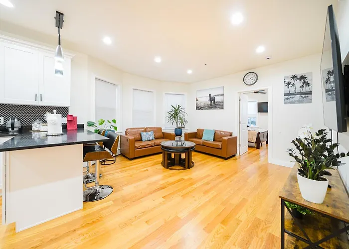 Breezy 4Br Worcester Haven - Near Parks - Ideal Summer Getaway 16-3