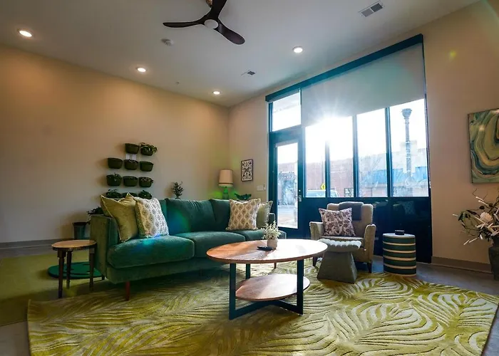 Peridot Suite - New 2Bdrm 2Bath Loft Near Mass!