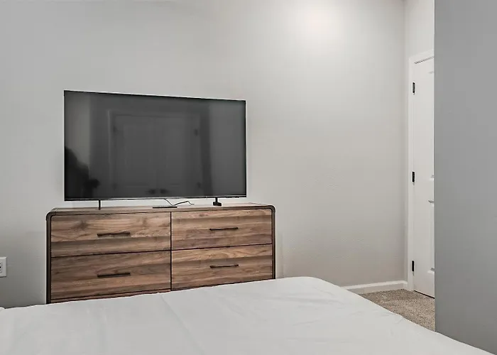 Landing Stylish 2Bd Gym Clubhouse