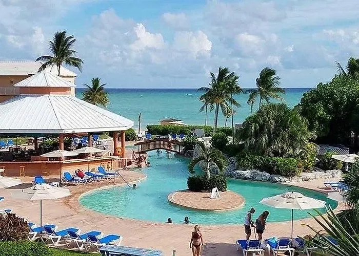 Beachfront 2Br Townhouse With Pool & Ocean View