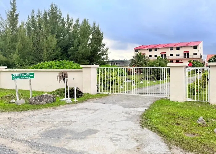 Beachfront 2Br Townhouse With Pool & Ocean View