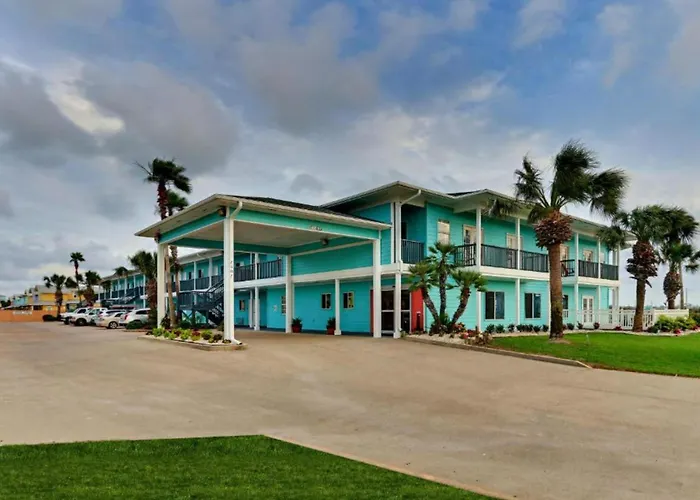 The Island Hotel Near Beach Port Aransas
