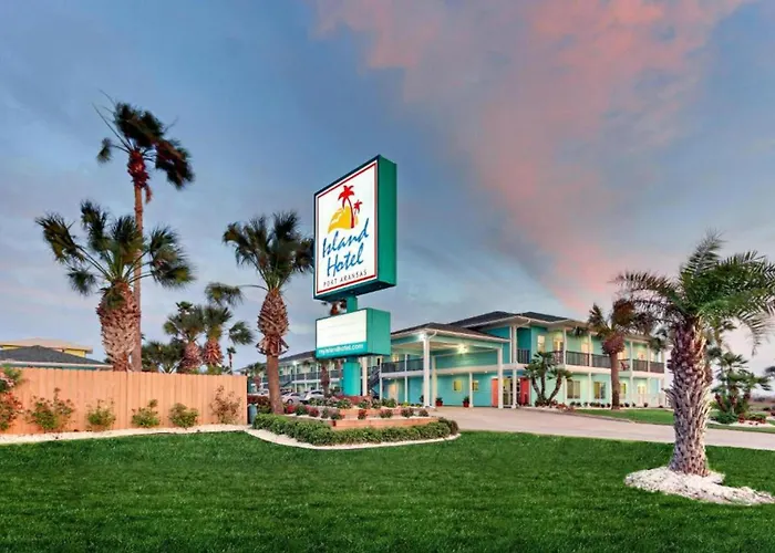 The Island Hotel Near Beach Port Aransas
