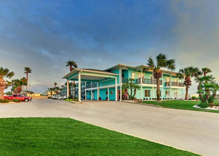 The Island Hotel Near Beach Port Aransas