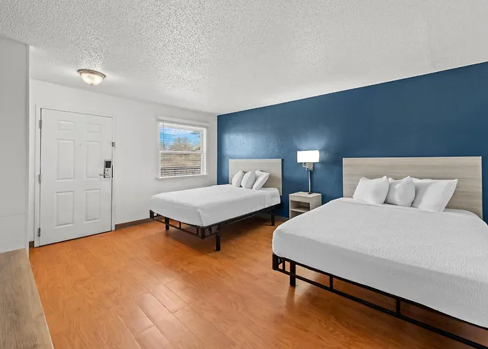 Birch Hill Suites Kansas City - Independence