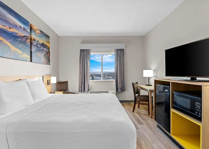 Days Inn & Suites By Wyndham Castle Rock