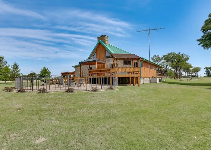 Hornersville Vacation Rental W/ Private Pond!