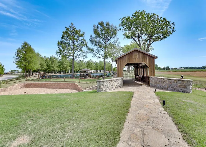 Hornersville Vacation Rental W/ Private Pond!