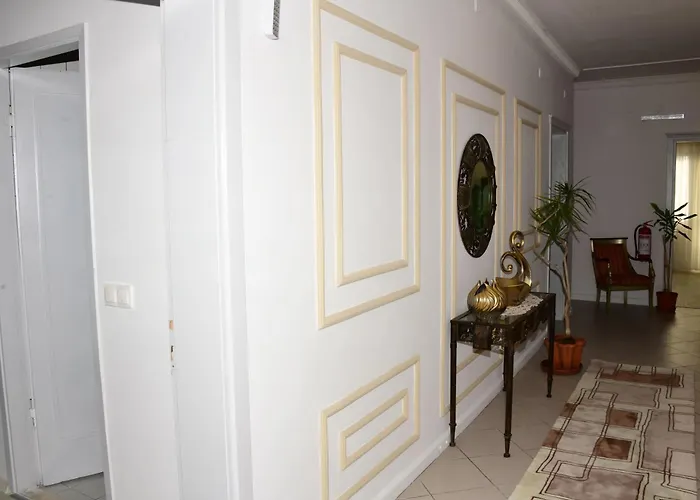 Teras Motel 12 Adults Only