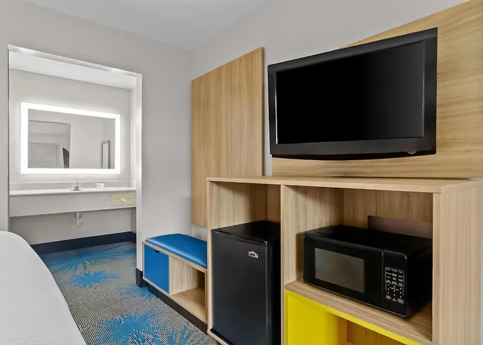 Days Inn By Wyndham Ocean Springs