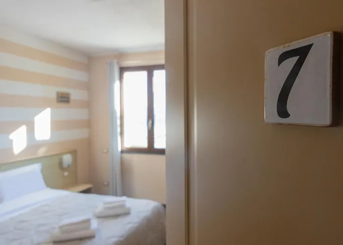Affittacamere La Pietra 1 E La Pietra 2