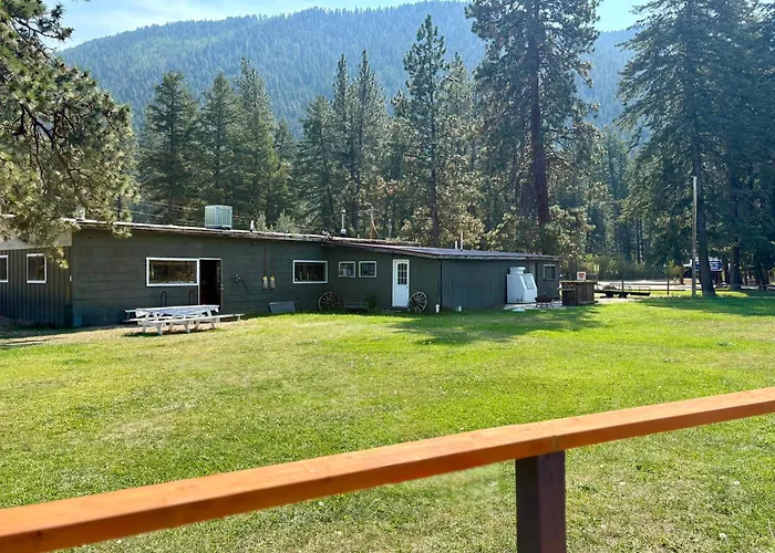 Rock Creek Mercantile & Motel