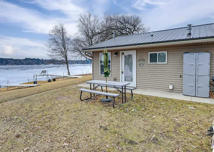 Montello Cabin On Buffalo Lake W/ Dock & Fire Pit!