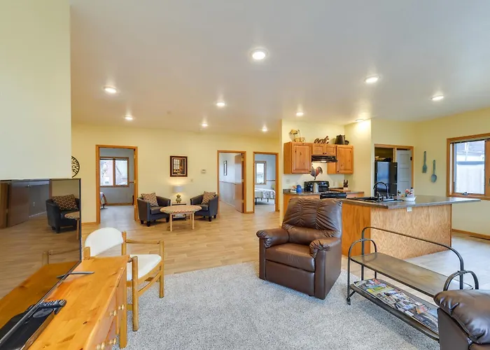 Spacious Home 10 Minutes To Ten Sleep Canyon!
