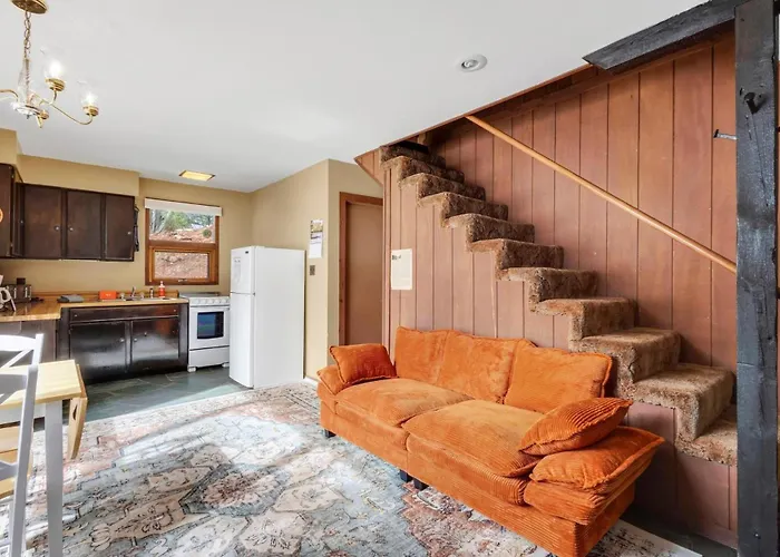 Singer Cabin 2