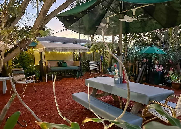 < 3 Mi To Golf & Swim: Cozy Oasis In Lake Worth!