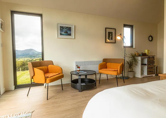 Oaklane Glamping Cabins