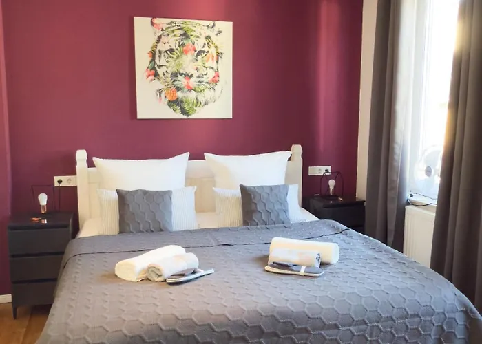 O&W Ferienhaus Mit Pool Naehe Nuerburgring, Adenau