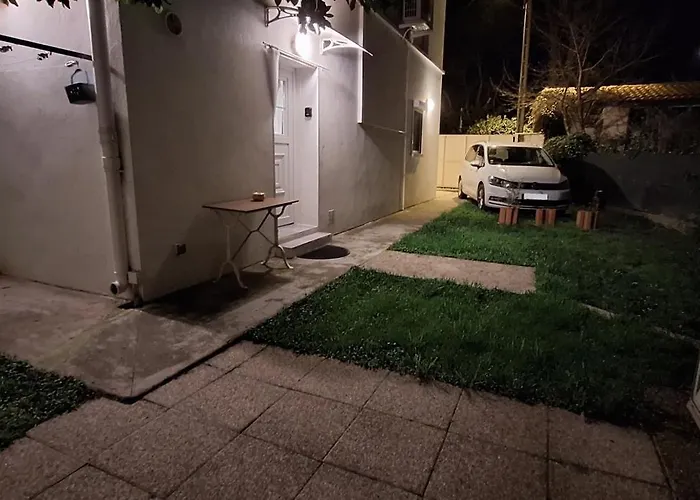 Superbe T2 Avec Jardin, Piscine-Enfant Et Parking