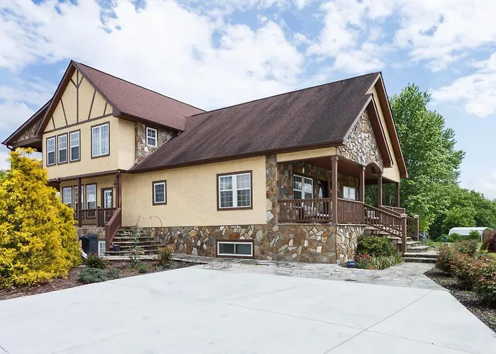 Mountain Views, Hot Tub, Game Room | 20 Min To Asheville! One Mile To Mars Hill University!