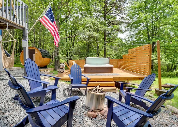 Hot Tub, Fire Pit & Barrel Sauna: Poconos Abode