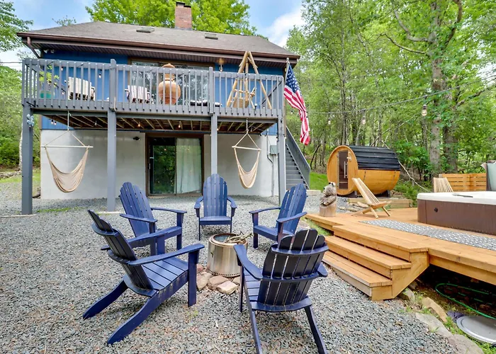 Hot Tub, Fire Pit & Barrel Sauna: Poconos Abode