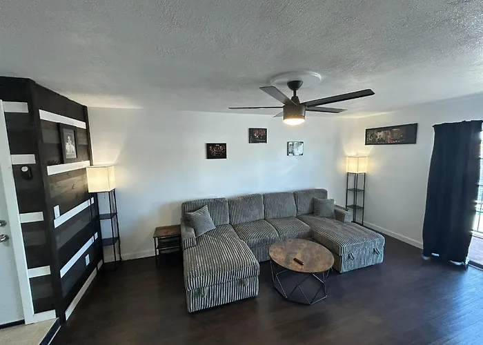 Private Oasis Condo With River Views Across From Laughlin