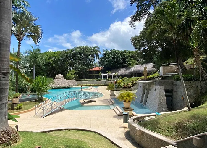 Matapalo 102-Luxury 2 Bedroom Poolside Condo At Tamarindo