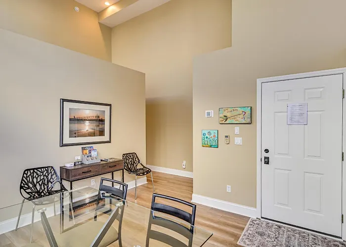 'Phoenix Nest' South Haven Condo: River View!