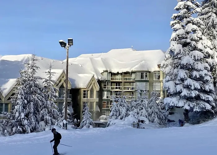 Woodrun Lodge 616 | Stylish Top Floor Ski-In & Out Condo By Upper Village W/ Hot Tub, Pool, Parking