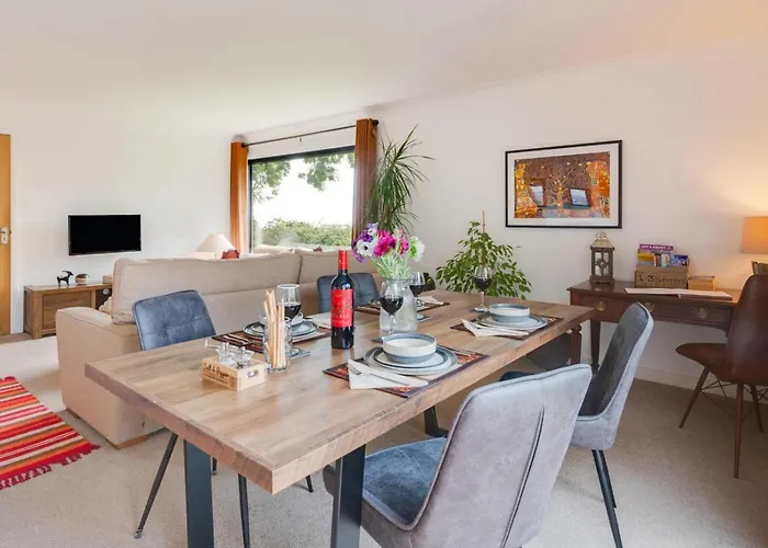 2 Bed In Whitby Oc-Ra004
