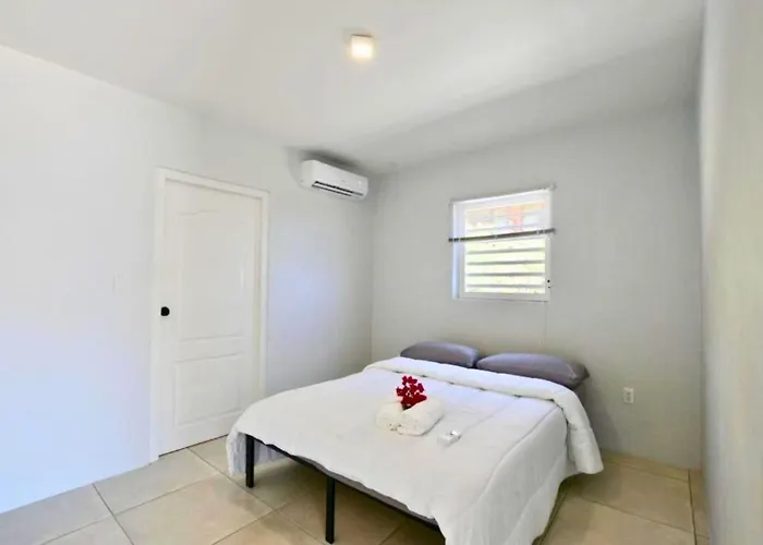Westpunt Villa - Santirome 2Br House Near Turtle Beach