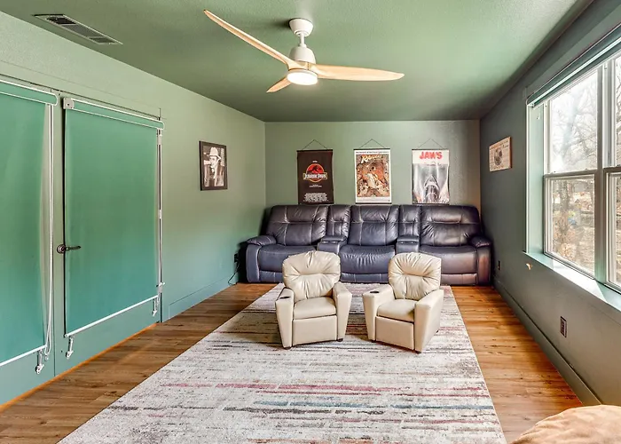 Spacious Getaway By Wolf Pen Gap 15 Acres And Pool!
