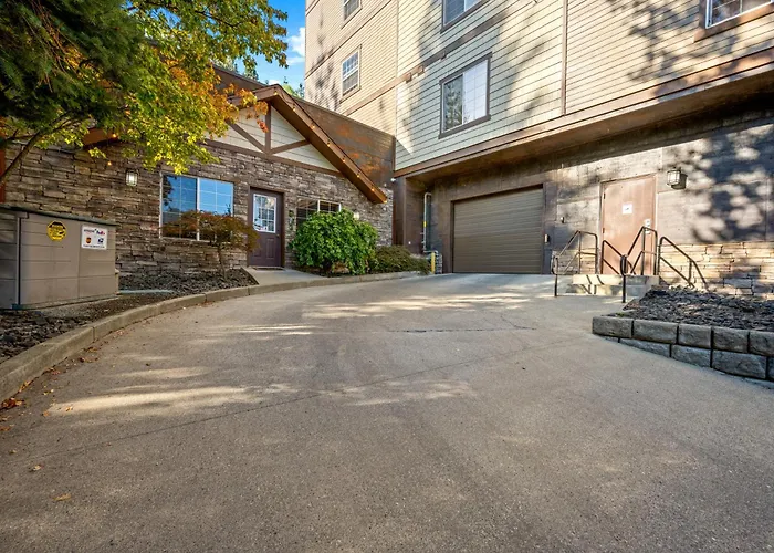 Penthouse Studio W Mtn Sunrise Views & Near Silver Mtn