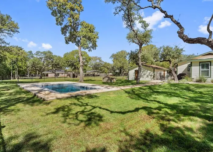 Upscale Home With Pool And Firepit - Close To Mercer St!