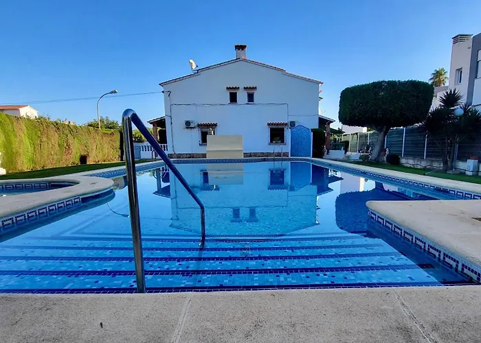 La Casita Denia, Charming 2Br Townhouse With Shared Pool, 1Km To Beach
