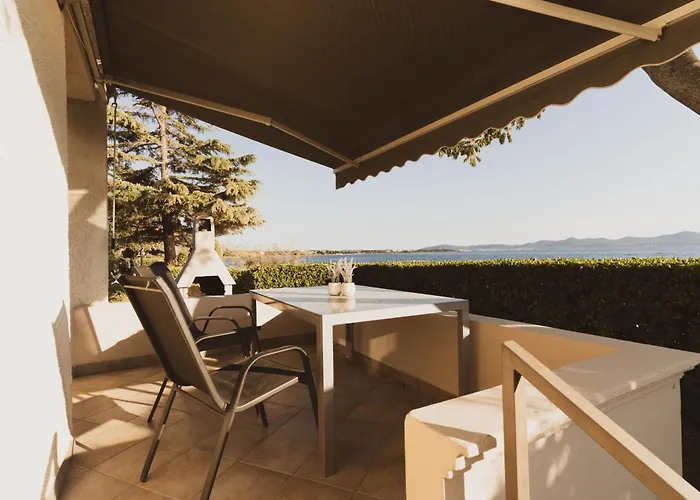House Of Albina- 10 M Od Mora