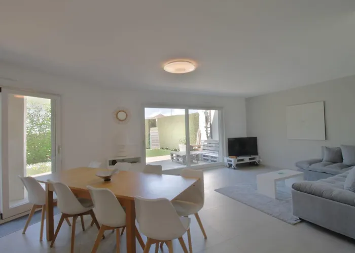 Pretty Terraced House With Garden Level In Aix-Les-Bains