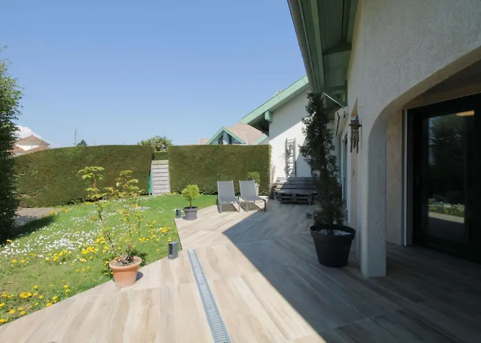 Pretty Terraced House With Garden Level In Aix-Les-Bains