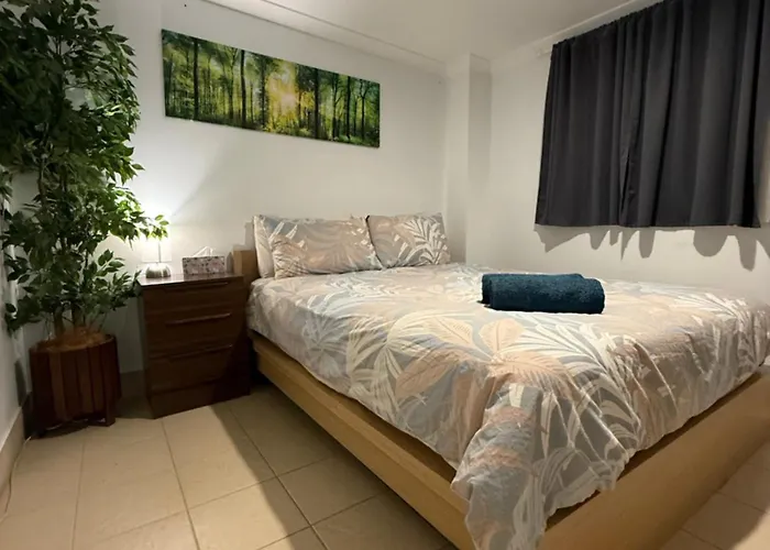 Cosy, Private Guest House With Pool And Private Parking