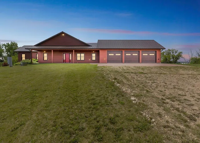 4Br Lakefront - Fishing, Dogs Ok - Devils Lake