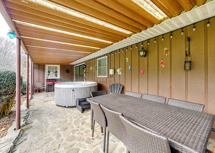 Scenic Asheville Area Retreat: Hot Tub & Game Room