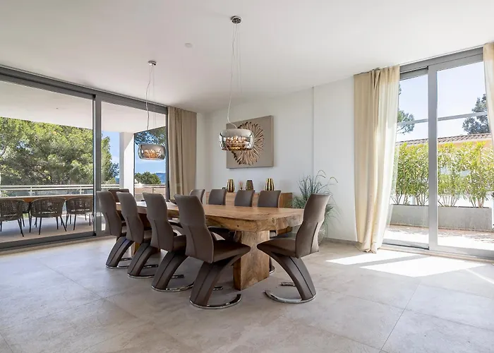 Modern Exclusive Villa With Pool And Mountain View